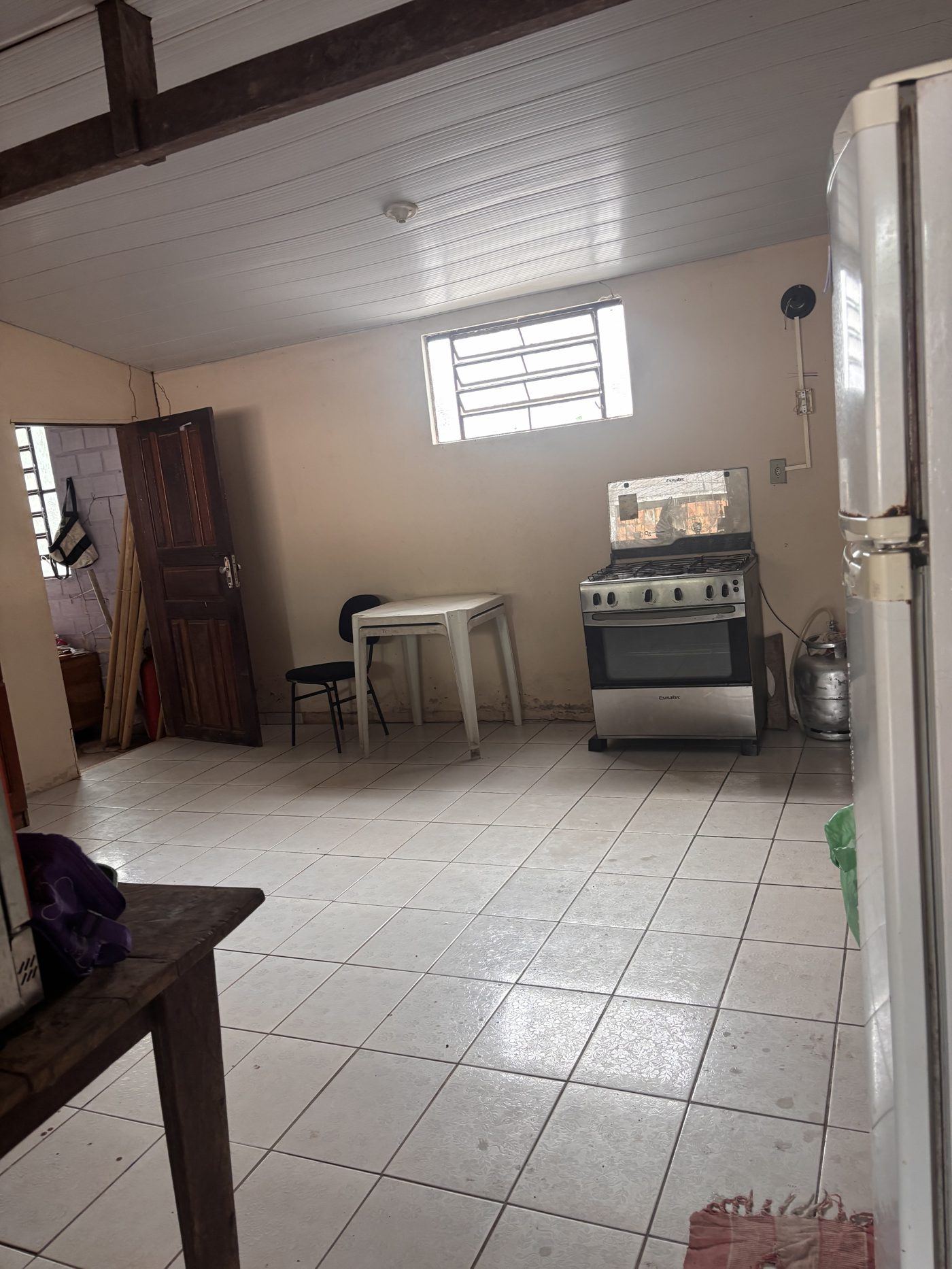 Cozinha do Boá na Ilha, no Combu, antes da reforma